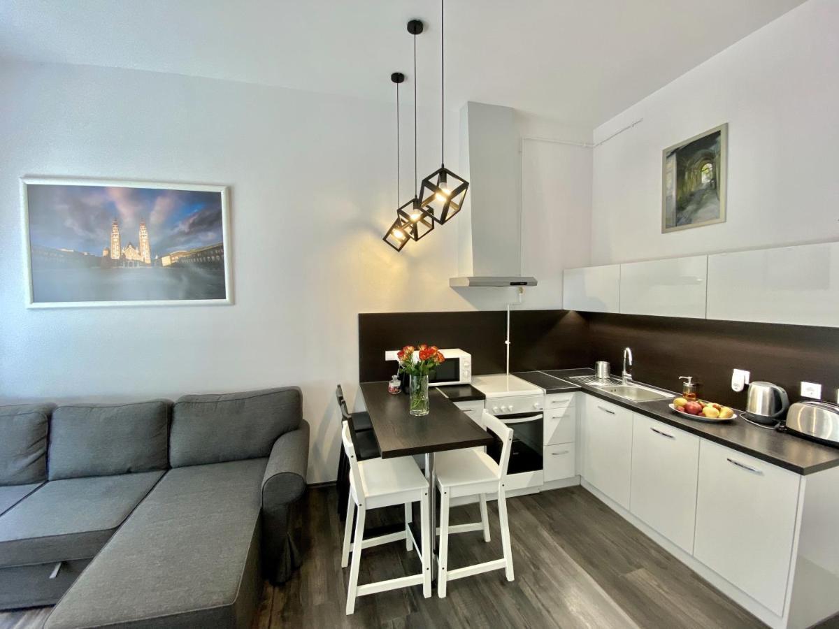 Art Apartment Segedin Dış mekan fotoğraf