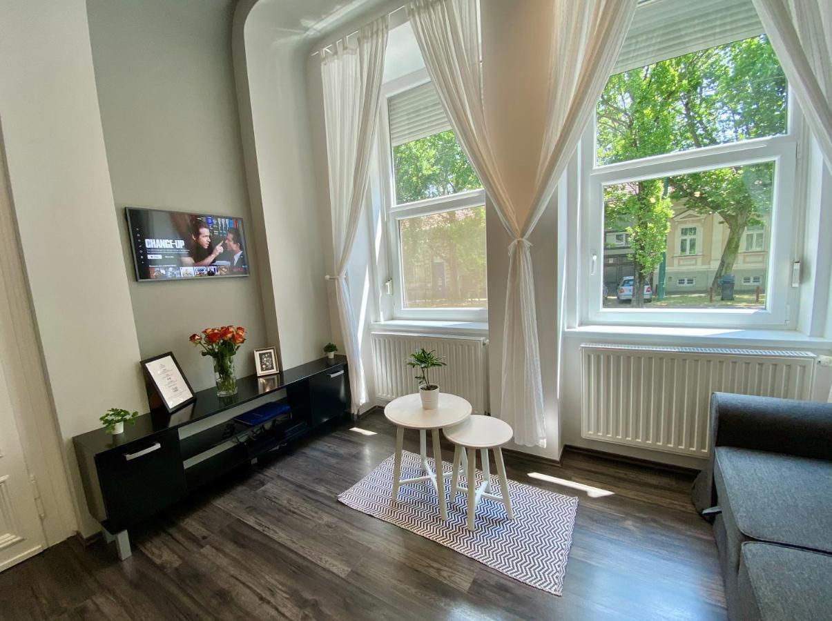 Art Apartment Segedin Dış mekan fotoğraf